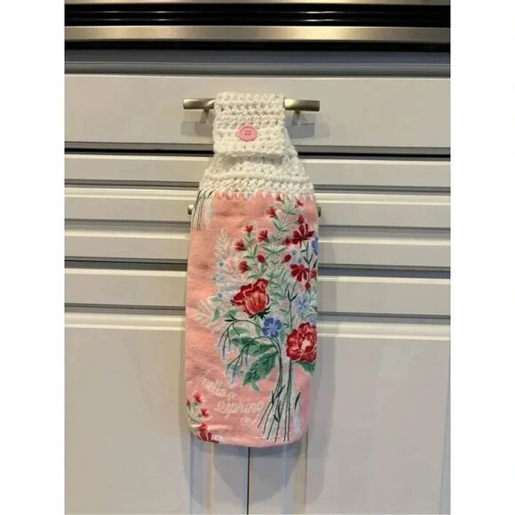 Crochet Top Kitchen Towel-Hello Spring pink towel red flowers.  White topper - Picture 1 of 2